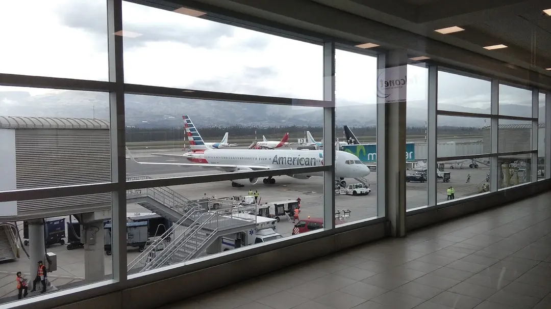 Revizto en el Aeropuerto Internacional Mariscal Sucre